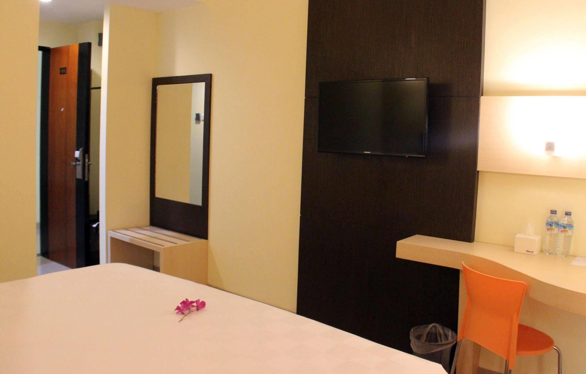 M Hotel Матарам Экстерьер фото